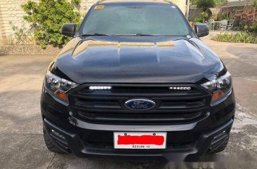Selling Black Ford Everest 2016 at 38000 km