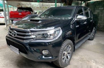 Selling Black Toyota Hilux 2017 at 43000 km 