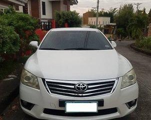 Sell White 2010 Toyota Camry Automatic Gasoline at 120000 km