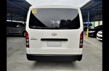  Toyota Hiace 2017 Van at 28000 km for sale