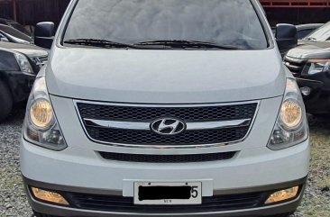 White Hyundai Grand Starex 2014 for sale 