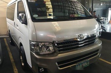 Selling Toyota Hiace 2011 at 57671 km