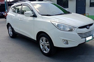 White Hyundai Tucson 2011 at 87000 for sale 