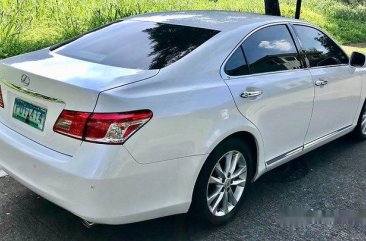 White Lexus Es 350 2010 at 68000 km for sale