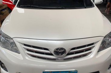 White Toyota Corolla Altis 2013 for sale in Quezon City