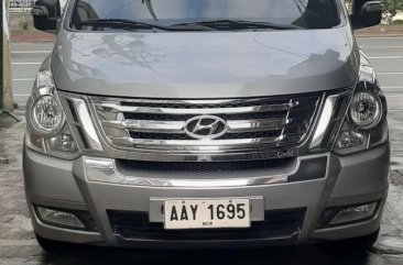 Selling Hyundai Starex 2014 in Quezon City