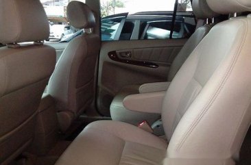 White Toyota Innova 2014 Automatic Gasoline for sale 