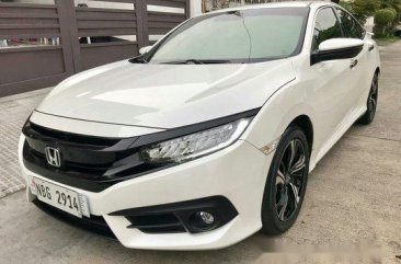 Selling White Honda Civic 2018 Automatic Gasoline at 10000 km