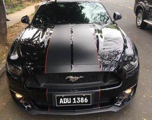 Selling Ford Mustang 2016 at 10000 km