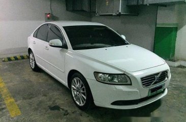 Selling White Volvo S40 2010 Automatic Gasoline 