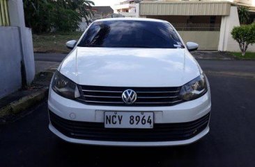 White Volkswagen Polo 2016 at 75000 km for sale 
