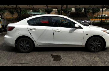 Mazda 3 2014 Sedan at 30136 km for sale