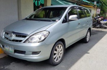 Selling Silver Toyota Innova 2005 in Quezon City 