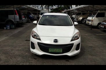 Mazda 3 2014 Sedan at 30136 km for sale