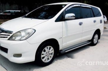 Selling White Toyota Innova 2012 Automatic Diesel at 64000 km