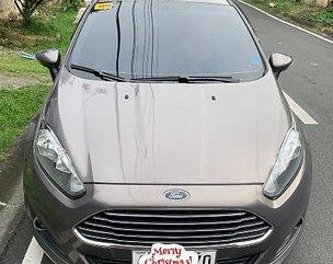 Selling Ford Fiesta 2015 Automatic Gasoline 