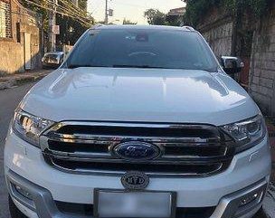 Selling White Ford Everest 2016 Automatic Diesel at 33000 km 