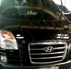 Black Hyundai Starex 2006 Van for sale 