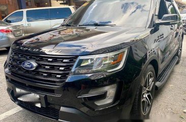 Selling Black Ford Explorer 2016 at 20000 km 