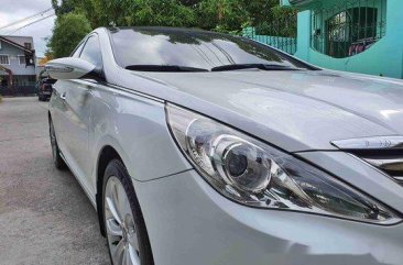 White Hyundai Sonata 2011 for sale in Manila