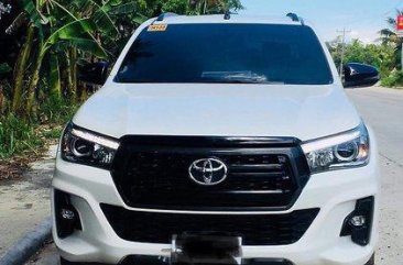 White Toyota Hilux 2018 at 28000 km  for sale