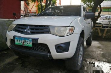 Selling White Mitsubishi Strada 2013 Manual Diesel at 55000 km