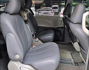 Sell Silver 2010 Toyota Sienna in Pasig