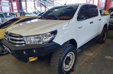 Selling White Toyota Hilux 2016 Automatic Diesel 