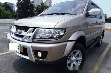 Sell Beige 2016 Isuzu Crosswind Automatic Diesel at 36000 km 