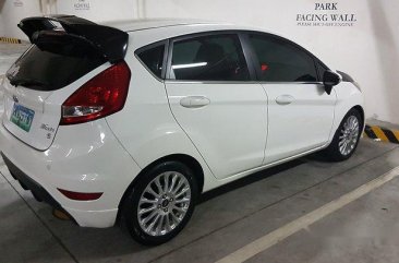 Sell White 2013 Ford Fiesta at 52000 km 