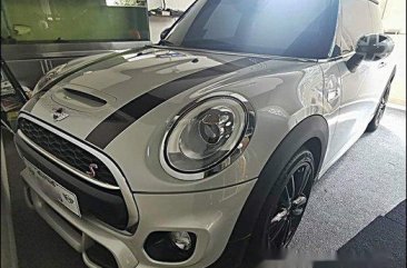 Sell White 2018 Mini Cooper Automatic Gasoline at 2000 km