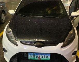 Sell White 2013 Ford Fiesta at 52000 km 