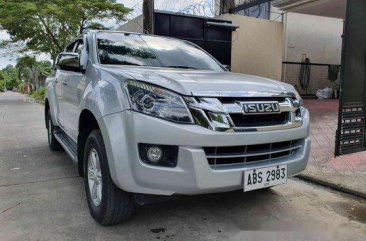 Silver Isuzu D-Max 2015 at 35000 km for sale