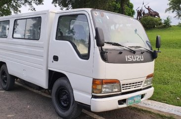 Isuzu Elf 2009 for sale in Quezon City
