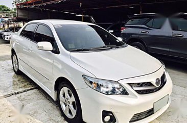 Pearl White Toyota Corolla Altis 2012 for sale in Mandaue