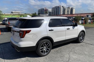 Selling Pearl White Ford Explorer 2016 in Pasig