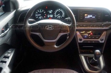 Selling Hyundai Elantra 2018 in Manila