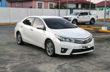 Sell Pearl White 2016 Toyota Corolla Altis in Imus