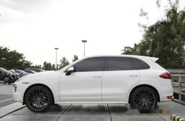 White Porsche Cayenne 2013 for sale in Quezon City