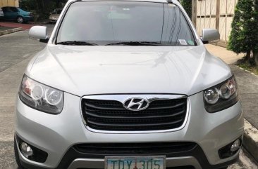 Sell Silver Hyundai Santa Fe in Quezon City