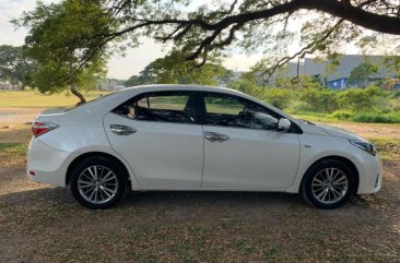 Pearl White Toyota Corolla Altis 2014 for sale in Angeles