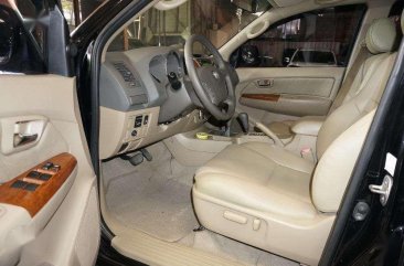 Black Toyota Fortuner 2011 for sale in Automatic