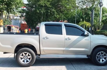 Selling Silver Toyota Hilux 2009 in Las Piñas