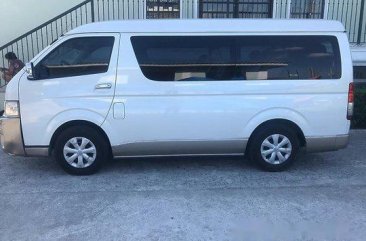 Selling White Toyota Hiace 2015 in Manila