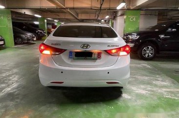 White Hyundai Elantra 2012 for sale in Manual