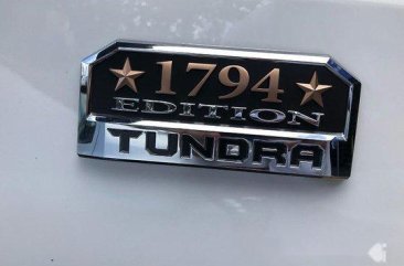 Selling White Toyota Tundra 2020 in Quezon City