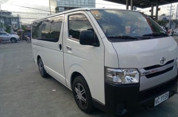 Selling White Toyota Hiace 2016 in Manila