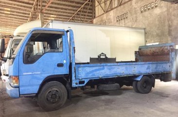 Blue Isuzu Elf 2019 for sale in Manual