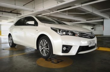 White Toyota Corolla altis 2015 for sale in Automatic