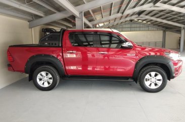 Selling Red Toyota Hilux 2017 in Makati